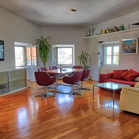 Poet Апартаменти